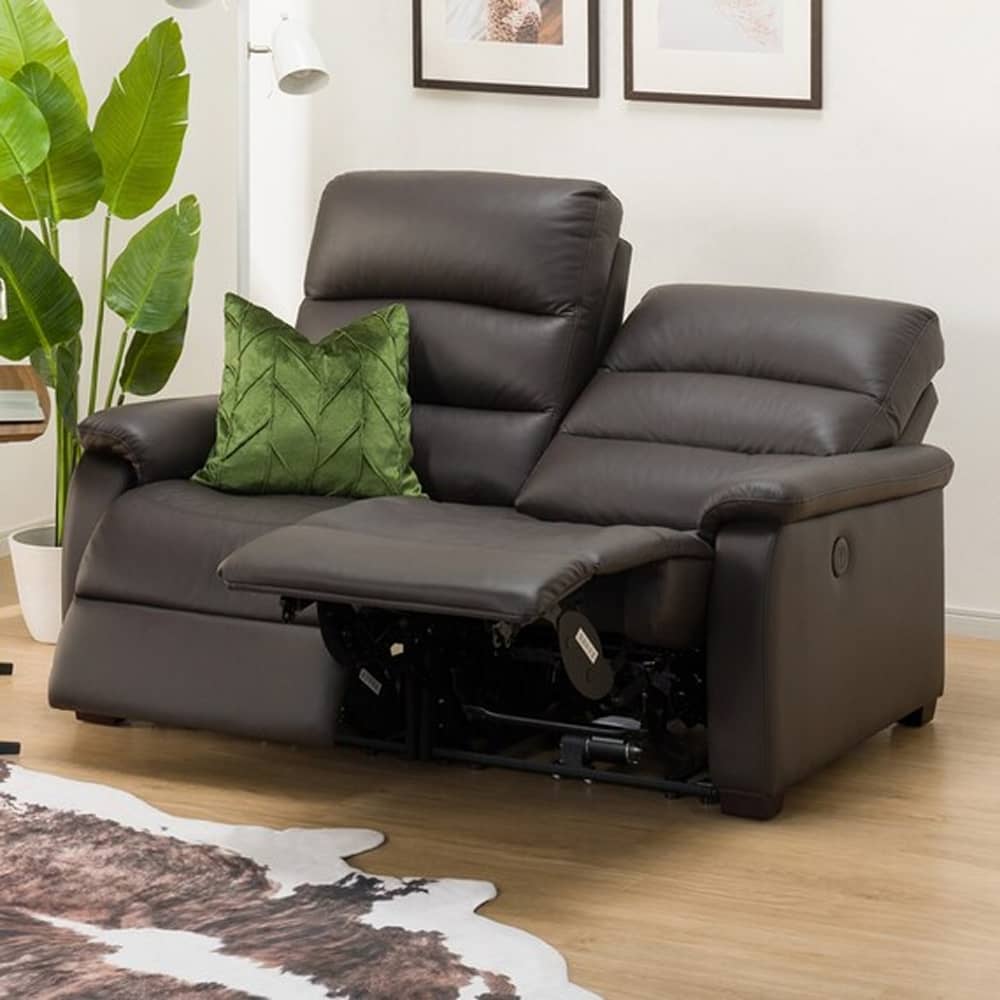 体圧分散性に優れ、快適な座り心地の電動リクライニングソファ