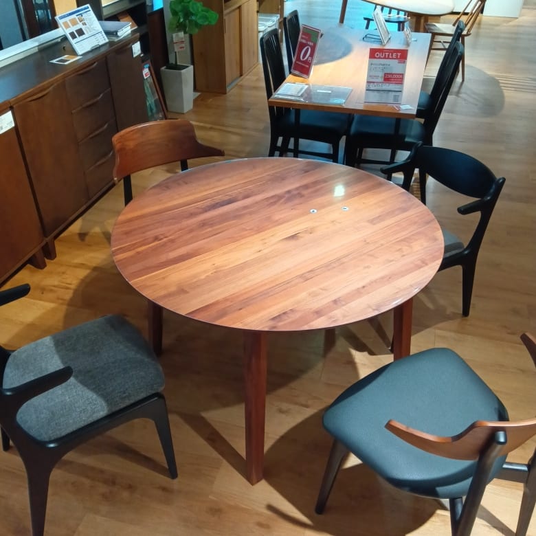 【ホームズ荏田店　関東一部地域限定　展示特価品】　ダイニング5点セット　バレント（PSマット付き）