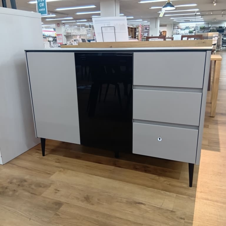 【新座店 関東一部地域限定 展示特価品】 サイドボード コーラス120キャビネットB 天板/本体
