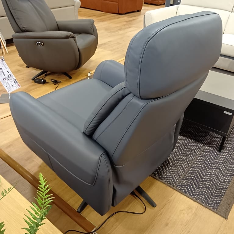 府中店 関東一部地域限定 展示特価品】 電動パーソナルチェア 総革