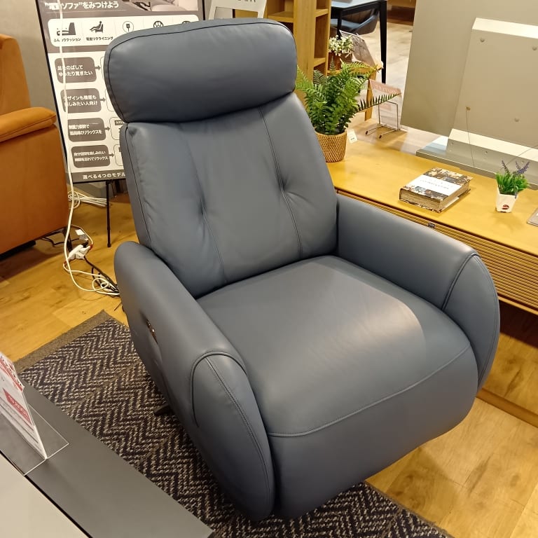 府中店 関東一部地域限定 展示特価品】 電動パーソナルチェア 総革