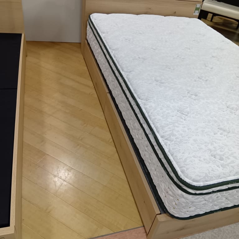 【直接引取限定】セミダブルベッドフレームとセミダブルマットレス ホームズ横須賀店 関東一部地域限定 展示特価品】 セミダブルベッド SD