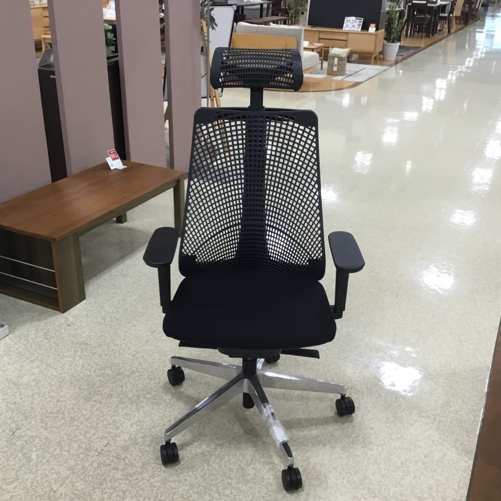 【ホームズ川崎大師店 関東一部地域限定 展示特価品】 デスクチェア サリダ YL9-BLEL 可動肘 エラスト マー