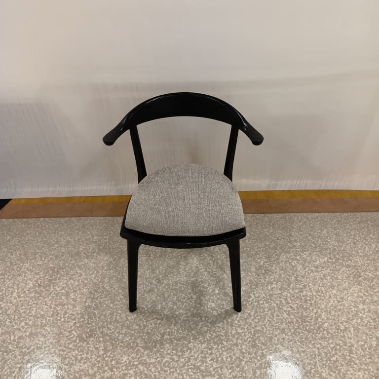 【大和店 関東一部地域限定 展示特価品】 ダイニングチェア(座クッション付) イチマルチェア DC352-1W 板座 DC352-1Z Bランク