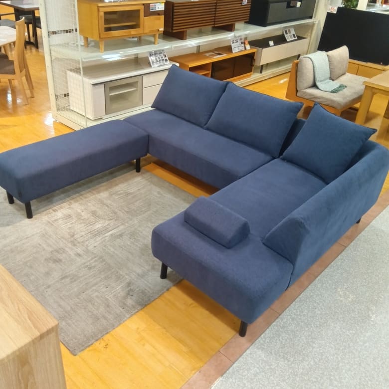 【大和店 関東一部地域限定 展示特価品】 LDソファ4点セット(ベンチ、肘クッション、本体用替えカバー付)