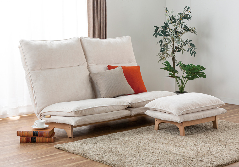 一人暮らしにもおすすめ。ローソファでお部屋をおしゃれに見せよう